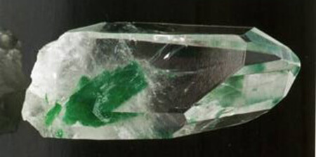 Mẫu Thạch Anh chứa tinh thể Emerald rất lớn (Bản tin tháng 03/2009)